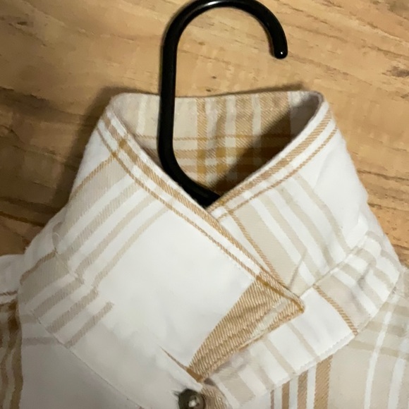 Aeropostale woman’s small caramel beige flannel - Picture 3 of 4